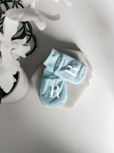 BABY BLUE INITIAL MITS